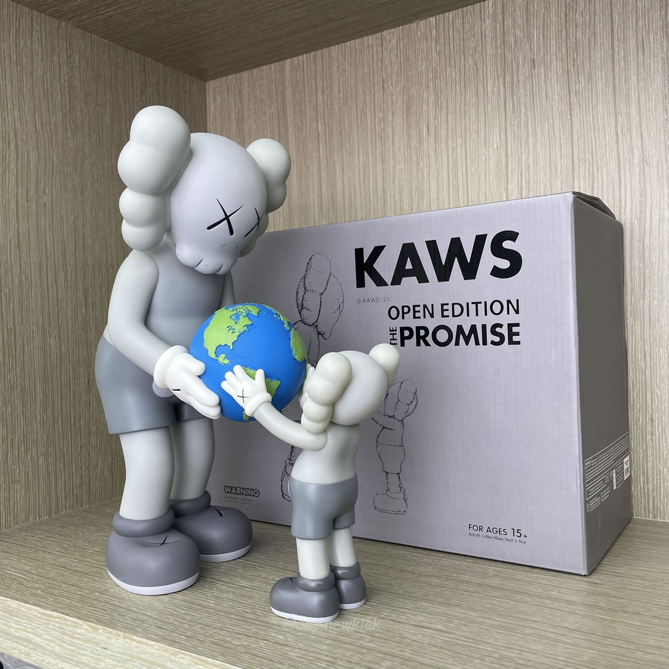 Kaws The Promise Grey Figure (9) - newkick.org